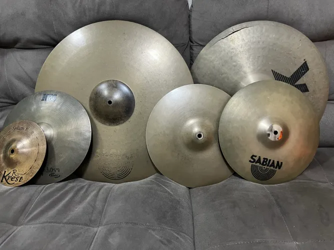 Pratos de bateria
