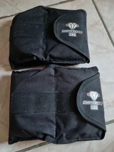 Par de Caneleiras para treino em casa - 5kg cada, em ótimo estado