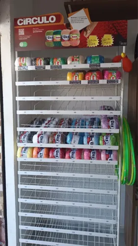 Expositor de linha de crochê