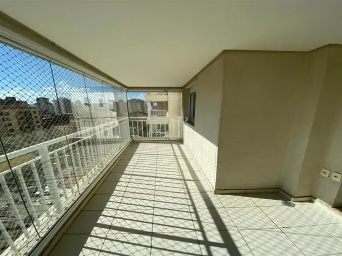 Apto muito bem localizado. 67 m².