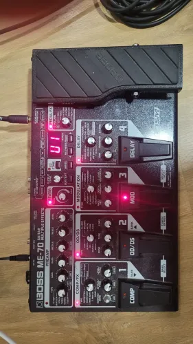 Pedaleira Boss ME-70 funcionando 100% com fonte