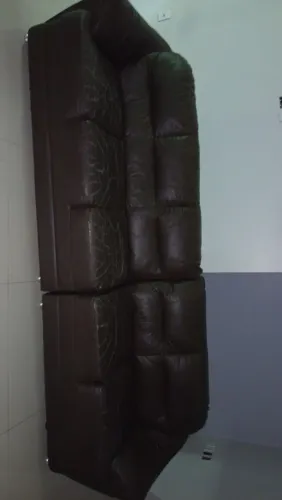 Sofá em ótimo estado só precisa ser reformado o assento!