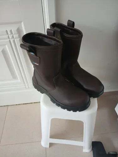 Bota tamanho 43