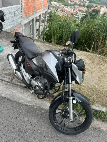 Vendo capa do tanque e laterais original ano 2025