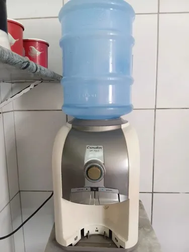 Gela água