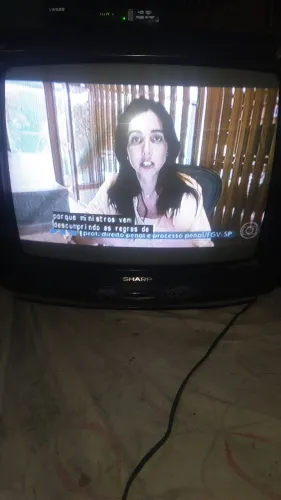TV de tubo 20 SHARP com conversor