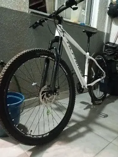 Vendo bicicleta Aro 29 seminova