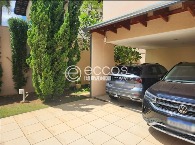 Casa para aluguel, 3 quartos, 1 suíte, 2 vagas, Lídice - Uberlândia/MG