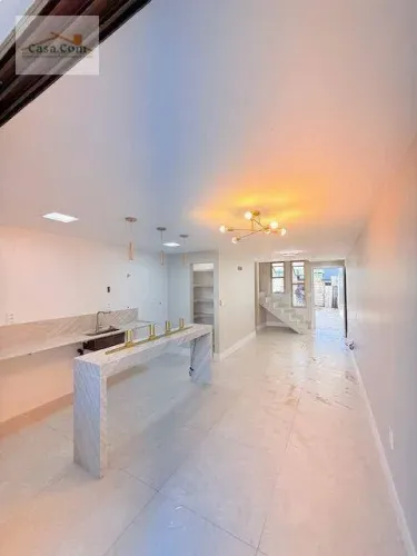 Venha se encantar com essa casa de 3 quartos com uma suíte!