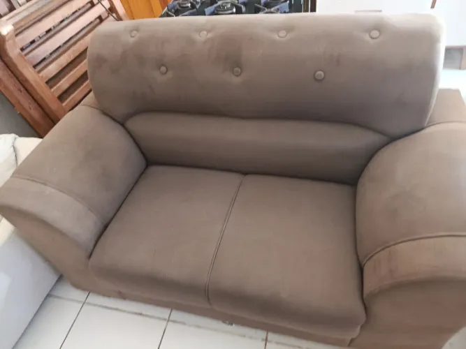 Sofá de dois lugares