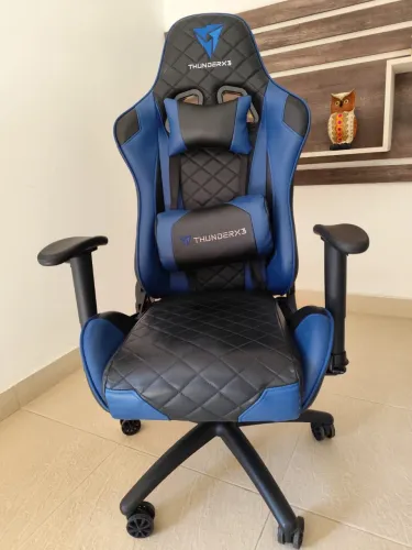 Cadeira Gamer ThunderX3 com pouco tempo de uso