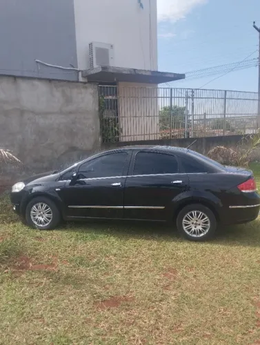 Fiat Linea Essence 1.8 Flex 16V 4P 2012