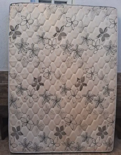 Colchão de casal de espuma