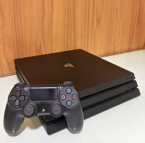 PS4 Pro Modelo 7115B - Impecável!