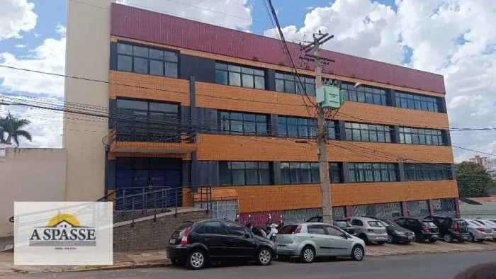 Prédio/Ponto/Escola/Faculadade/Comercial para alugar, 1650 m² por R$ 49.000/mês - Jardim A