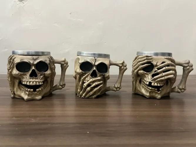 Conjunto de Canecas de Caveiras