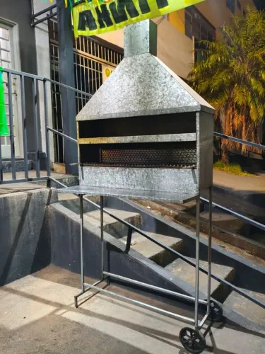 Vendo churrasqueira