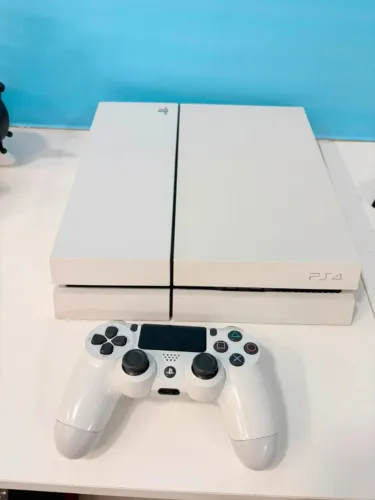 PS4 Fat seminovo bem conservado 3 meses de garantia