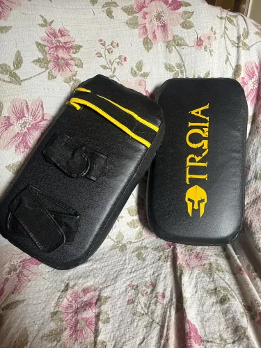 Protetores de chute Tróia