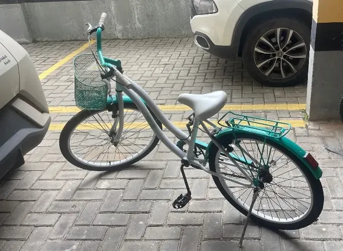 Bicicleta aro 24 com cestinha