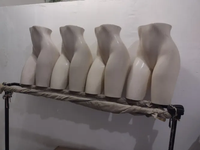 PROMOÇÃO MANEQUINS FEMININO .O VALOR REFERENTE SÃO AS 04 UNIDADES