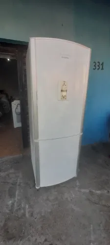 Vendo geladeira Brastemp 480ltrs Frost Free, congelador inverse ( embaixo) com garantia!!