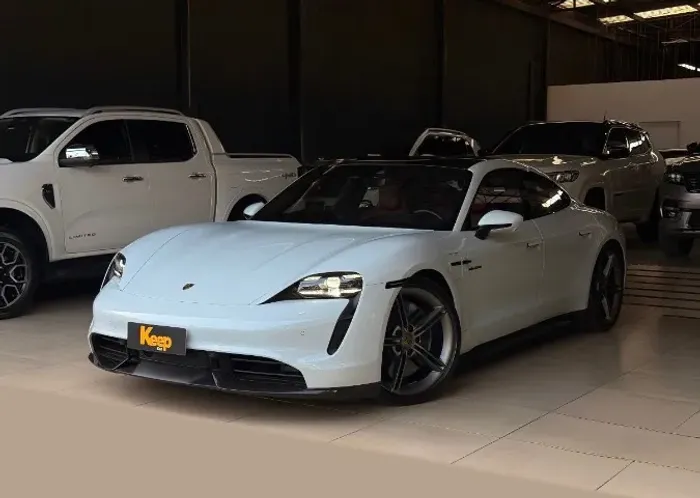 Porsche Taycan Turbo S (elétrico) 2022