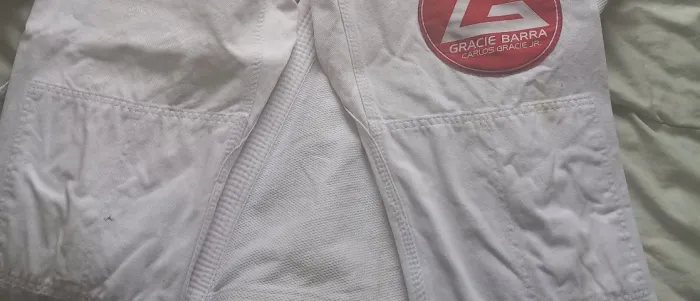 Kimono Gracie Barra Branco Feminino A2 - pouquíssimo uso