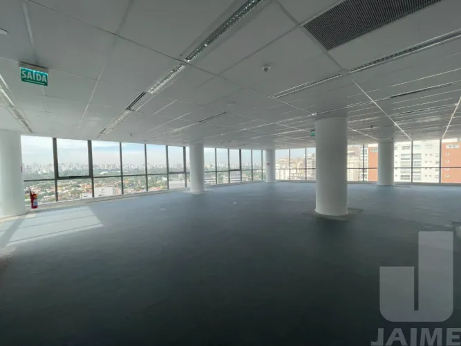 Comercial com 385.94 m², para alugar no bairro Vila Nova Conceição.