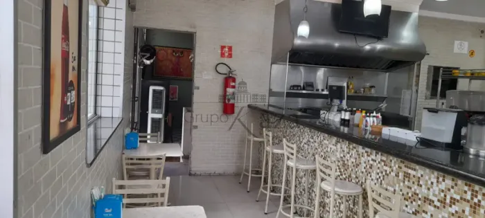 Oportunidade - Loja Comercial - Vista Verde - 427m².