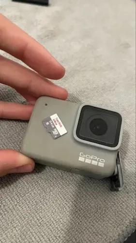 Câmera GoPro HERO7 Silver 4K + Frame Original + Cartão SanDisk 64GB - Impecável