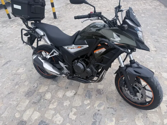 Moto impecável