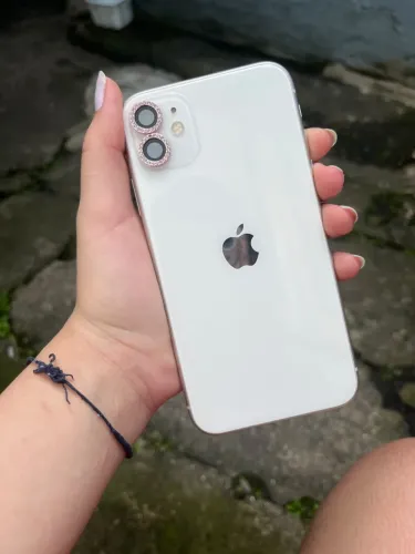 iPhone 11 64GB Branco - Face ID OK - Bateria 70% - Detalhes na foto
