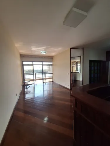 Alugo Ed. Debret aptº com 4 quartos sendo 2 suítes