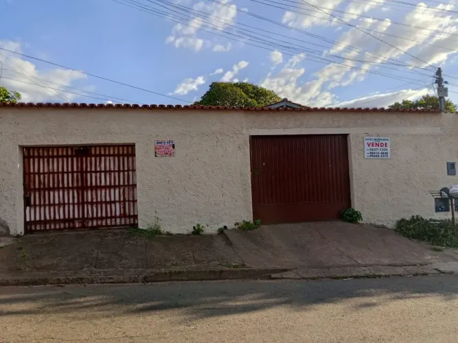 Casa 6 Qts 2 barracão St Helena