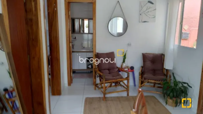 Brognoli Vende - Casa aconchegante no Sambaqui