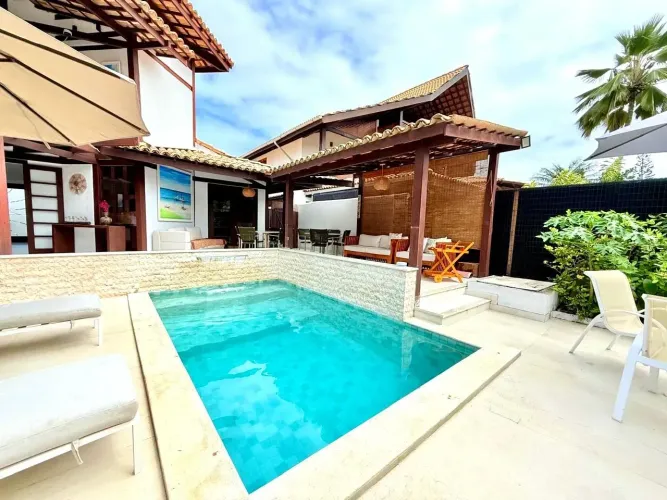 CASA 4 SUITES A 80 MT DA PRAIA EM PRAIA DO FORTE !