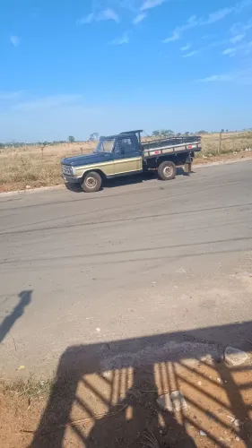 Ford F-1000 Super Diesel CE 3.9 1983