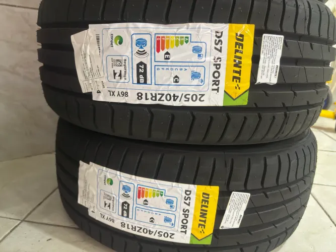 Pneus Delinte 205/40 R18