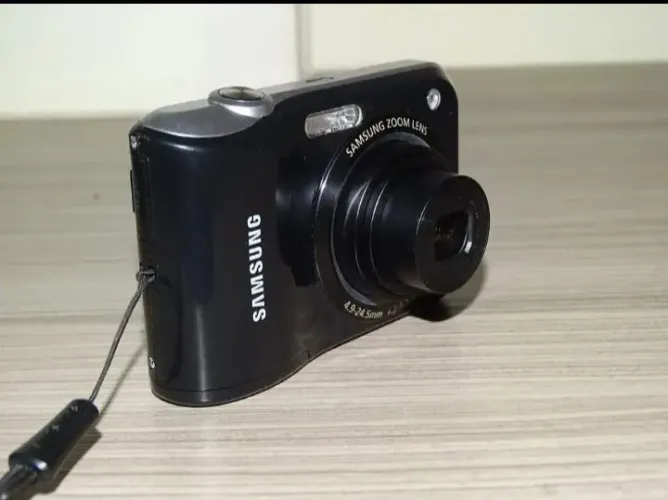 Câmera digital Samsung ES28 preta 12.2mp em excelente estado 