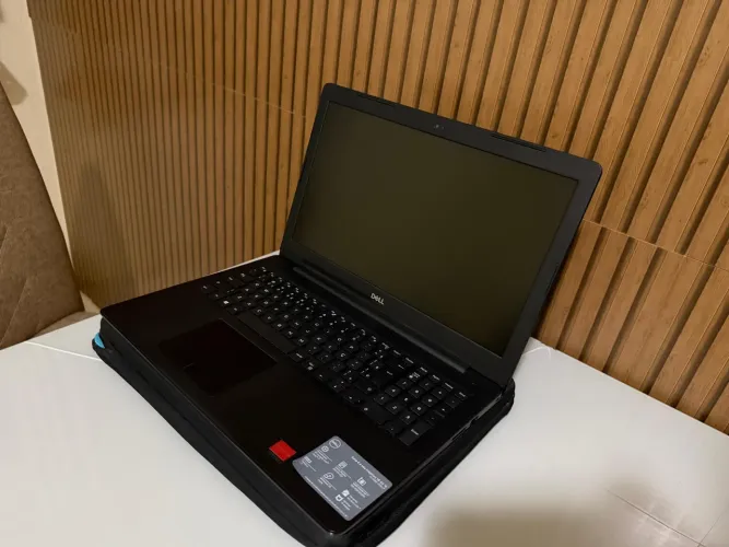 Vendo Notebook Dell Inspiron Core 7