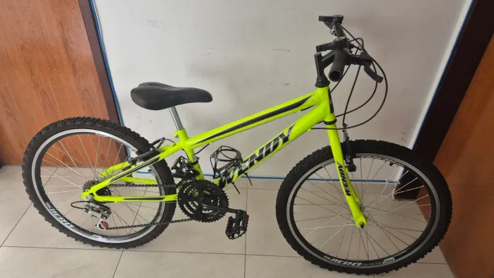 Bicicleta aro 20 com 18 marchas