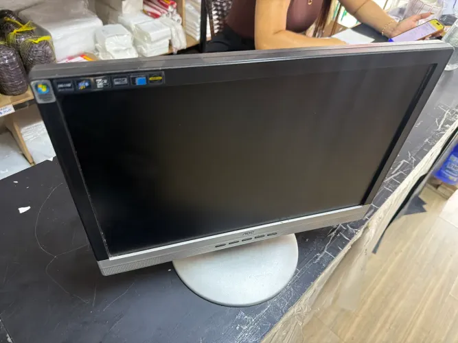 Monitor Aoc Led 17 polegadas 100 reais