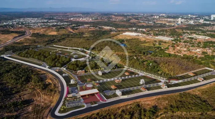 LOTE 300 METROS FLORAIS SAFIRA SEM VIZINHO DE FRENTE codigo: 267859
