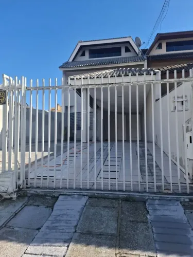 C-SO1741 Dois Sobrados no Mesmo Terreno no Guabirotuba | 295m², 6 Quartos (suíte) e 4 Vaga