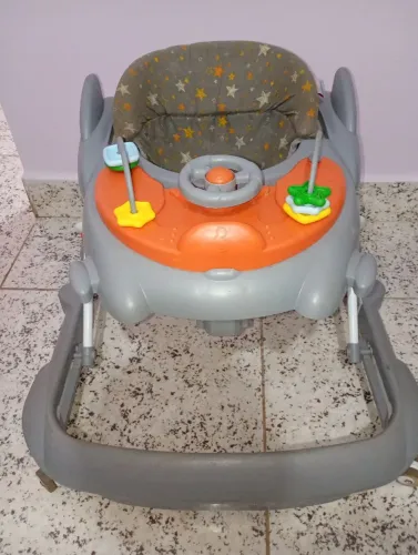 Vende-se Andador infantil da marca Galzerano.
