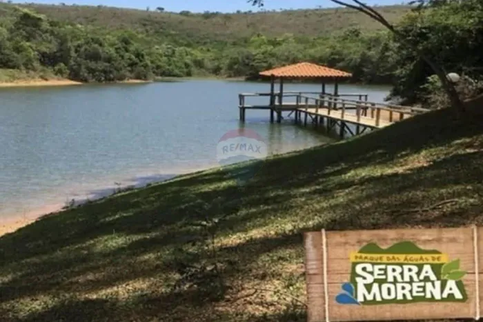 Terreno à venda no Condomínio Serra Morena 1.160 m² com divisa para lagoa e área de prese