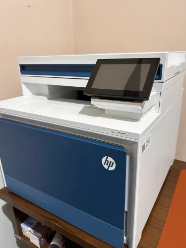 Impressora laser HP colorida