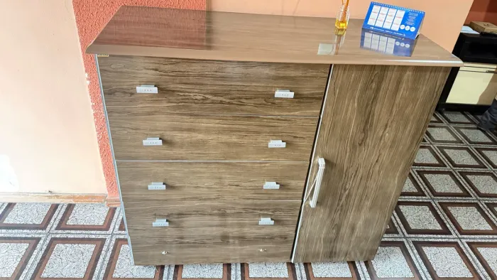 Cômoda Sapateira 5 Gavetas e 1 Porta em Ótimo Estado