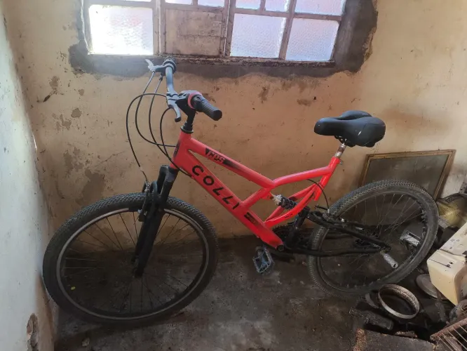 Bicicleta aro 26 - POUQUÍSSIMO USO